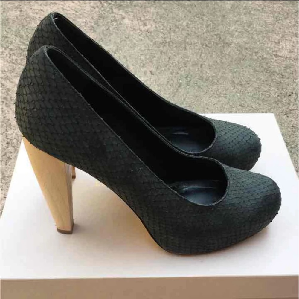 Loeffler Randall Ester Heels